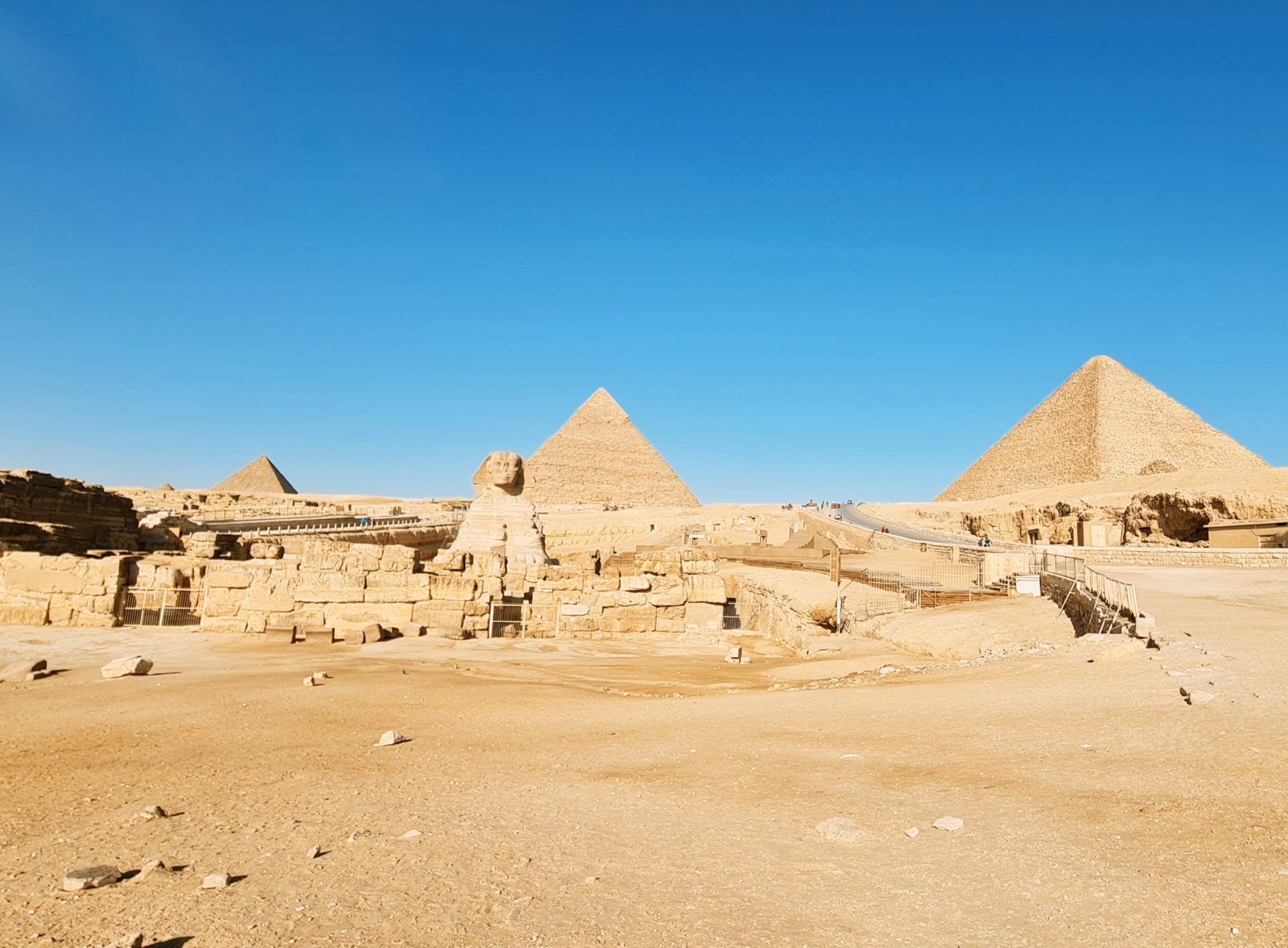 EGYPTIN PYRAMIDIT Giza Sakkara Ja Dahshur EGYPTIN PYRAMIDIT Giza Sakkara Ja Dahshur